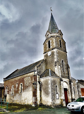 Église Saint-Pierre (Saurais) à Saurais