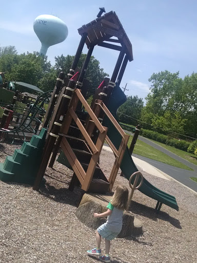 Golf Course «Twin Lakes Golf Course & Recreation Area», reviews and photos, 1200 E Lake Dr, Palatine, IL 60074, USA