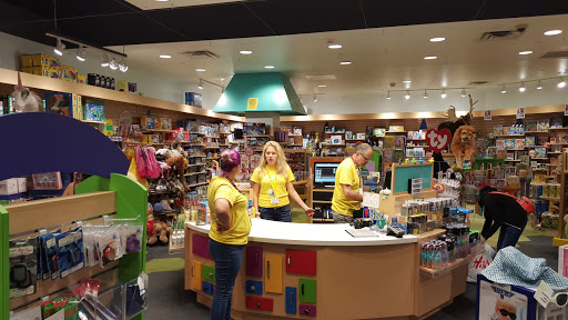 Toy Store «Creative Kidstuff Toy Store», reviews and photos, 148 E Broadway, Bloomington, MN 55425, USA