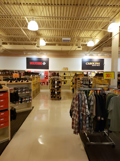 Shopping Mall «Seminole Square Shopping Center», reviews and photos, 200 Zan Rd, Charlottesville, VA 22901, USA