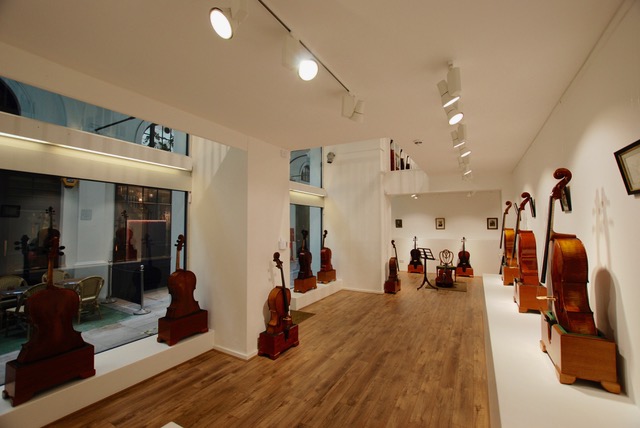 Reviews of Tom Woods Cellos in London - Music store