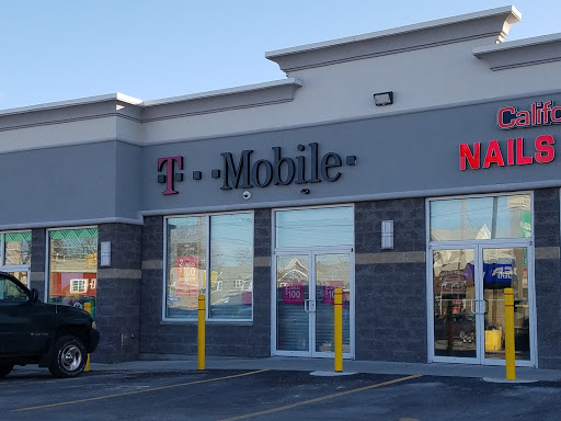 T-Mobile, 361 Dexter St, Central Falls, RI 02863, USA, 