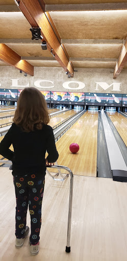 Restaurant «Glacier Lanes Restaurant & Lounge», reviews and photos, 9630 Evergreen Way, Everett, WA 98204, USA