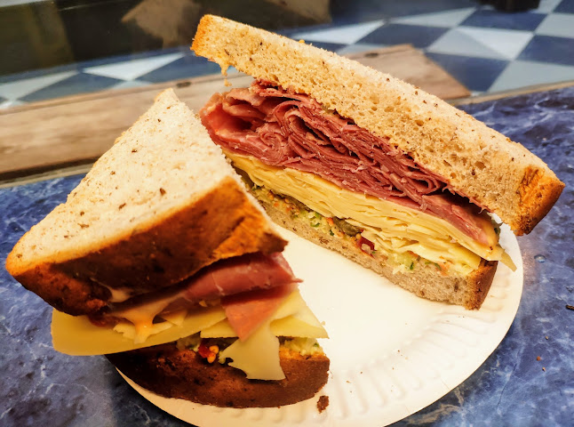 Comments and reviews of The New York Deli