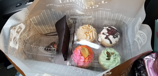 Gourmet Grocery Store «J. Edwards Fine Chocolates & Gourmet Cakes», reviews and photos, 2106 W Sycamore St, Kokomo, IN 46901, USA