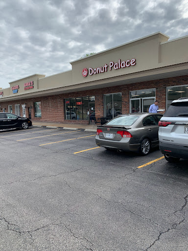 Donut Shop «The Donut Palace», reviews and photos, 37 Clarkson Rd, Ellisville, MO 63011, USA