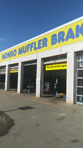 Auto Repair Shop «Monro Muffler Brake & Service», reviews and photos, 936 Central St, Franklin, NH 03235, USA