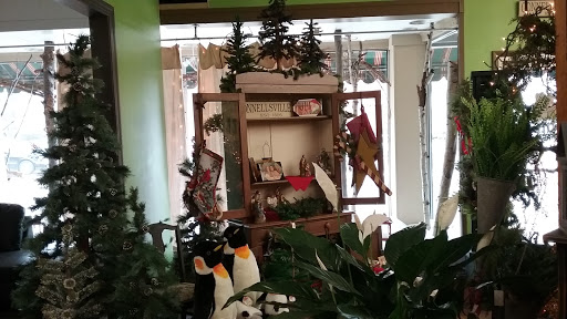 Florist «DeMuth Florist», reviews and photos, 302 Pittsburgh St, Connellsville, PA 15425, USA