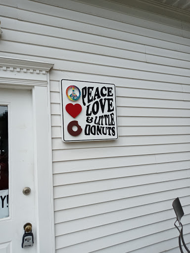 Donut Shop «Peace, Love & Little Donuts of Hudson», reviews and photos, 51 S Main St #4, Hudson, OH 44236, USA