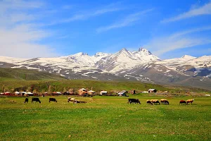 Mount Aragats image