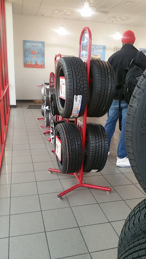Tire Shop «Discount Tire Store - Lewisville, TX», reviews and photos, 2385 S Stemmons Fwy, Lewisville, TX 75067, USA