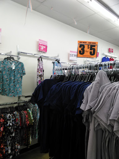 Discount Store «Fallas Paredes Discount Stores», reviews and photos, 26 E Baseline Rd #110, Phoenix, AZ 85040, USA