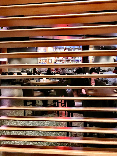 Seafood Restaurant «Devon Seafood + Steak», reviews and photos, 27 W Chocolate Ave, Hershey, PA 17033, USA