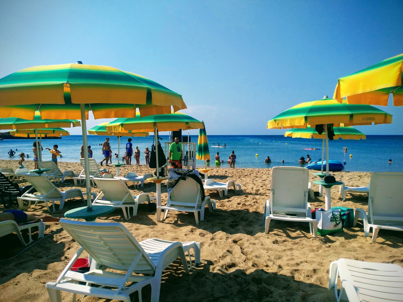 Fotografie cu Fiume Capo beach cu nivelul de curățenie înalt