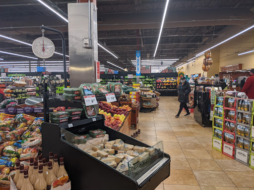 Supermarket «Giant Eagle Supermarket», reviews and photos, 27264 Lorain Rd, North Olmsted, OH 44070, USA