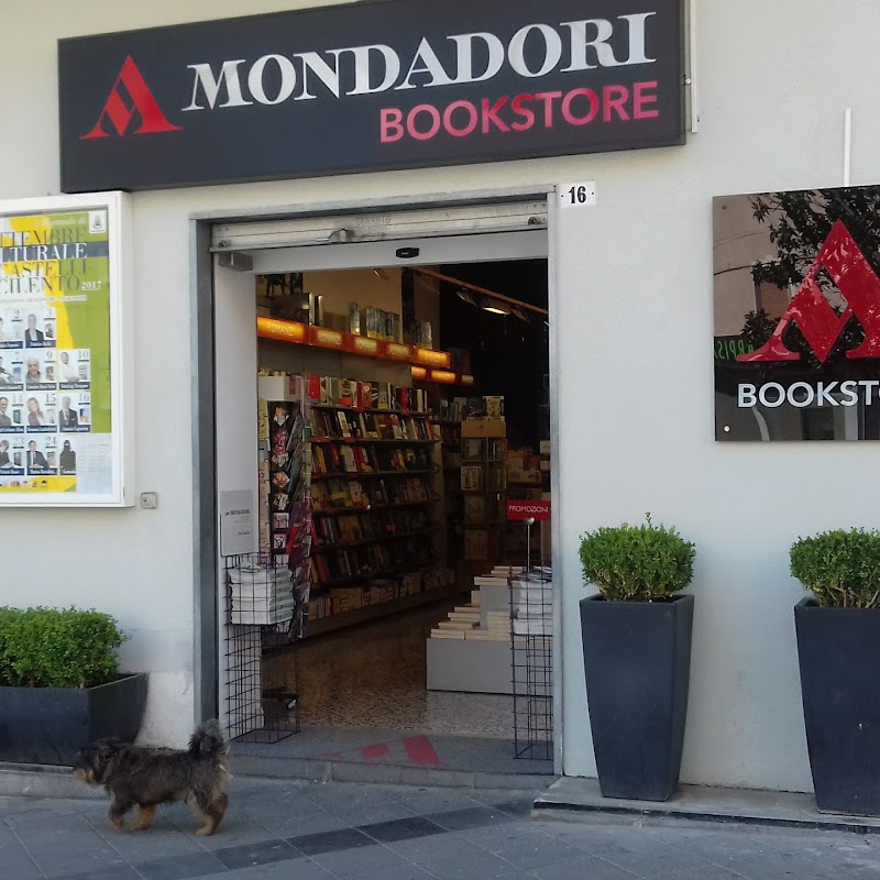 Mondadori Bookstore