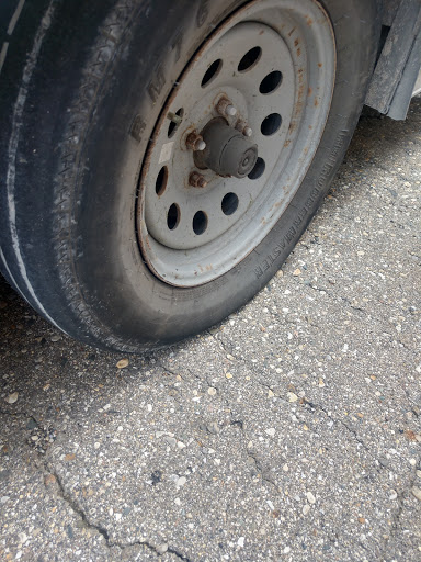 Tire Shop «Leslie Tire», reviews and photos, 144 Northbound Gratiot Ave, Mt Clemens, MI 48043, USA