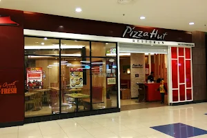 Pizza Hut Restaurant East Coast Mall image