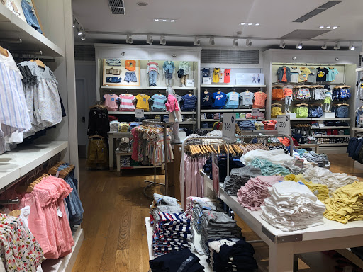 GAP Uni-UStyle Taipei Store