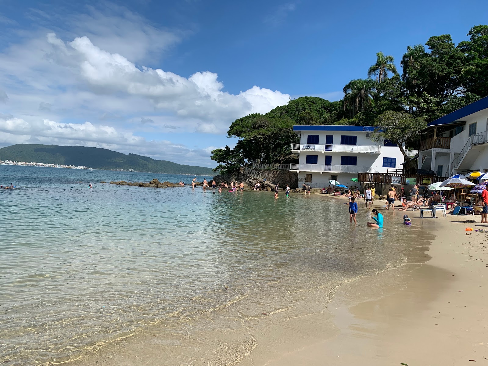 Foto von Praia da Sepultura mit beiger sand Oberfläche