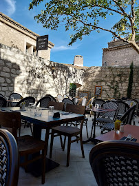 Atmosphère du Restaurant Le petit rocher à Les Baux-de-Provence - n°2