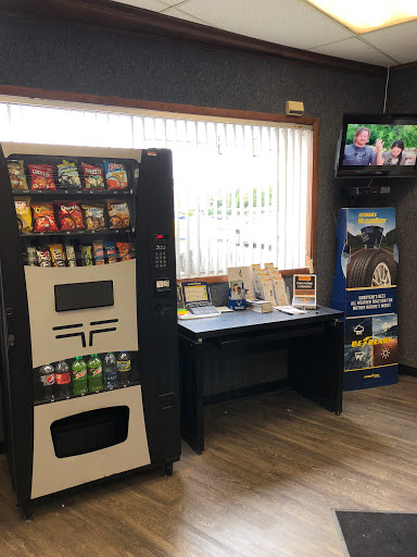 Tire Shop «Highway Tire & Auto Service», reviews and photos, 1661 NJ-38, Mt Holly, NJ 08060, USA