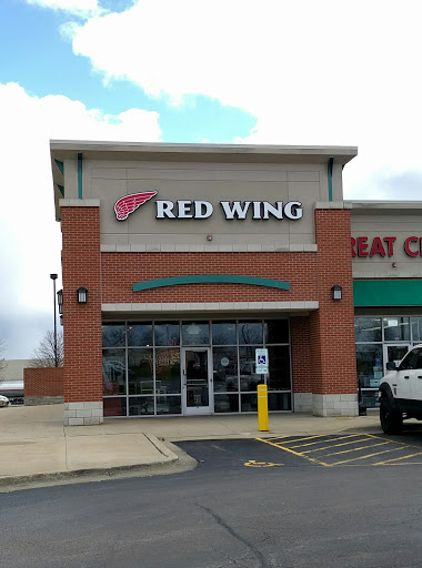 Red Wing, 769 E Boughton Rd, Bolingbrook, IL 60440, USA, 