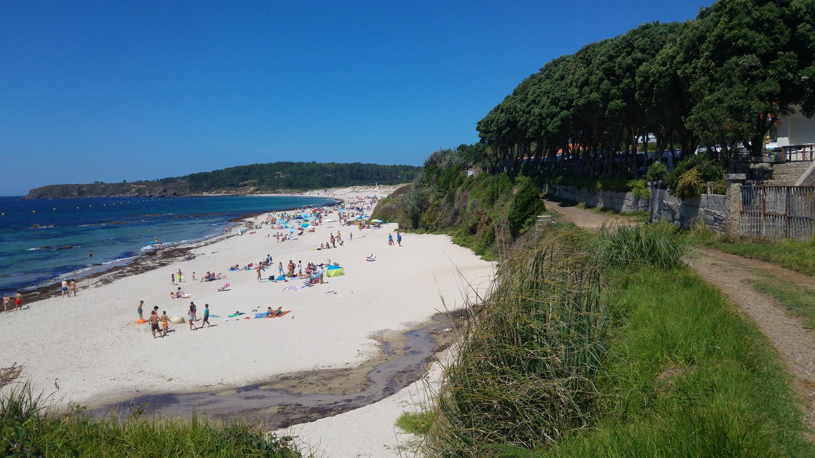Pragueira beach'in fotoğrafı - rahatlamayı sevenler arasında popüler bir yer