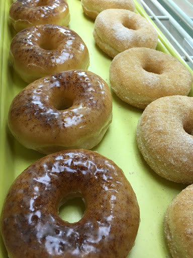 Donut Shop «Donut Palace», reviews and photos, 1100 E Pleasant Run Rd # 128, DeSoto, TX 75115, USA