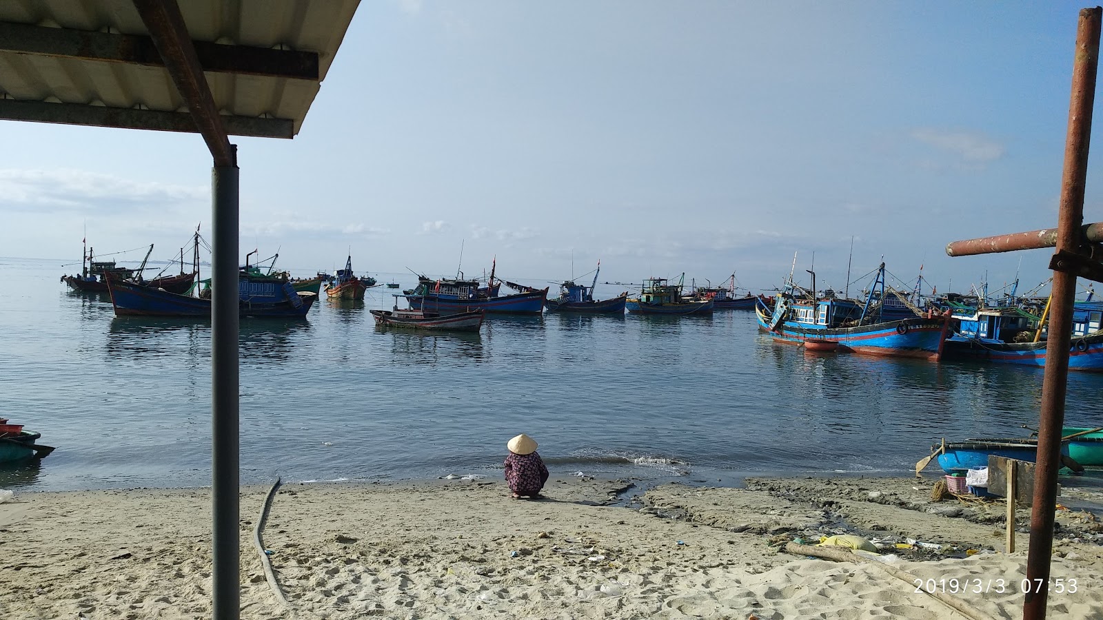 Φωτογραφία του Tuy Phong Beach με επίπεδο καθαριότητας βρώμικος