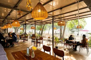 Fabcafe by the Lake image