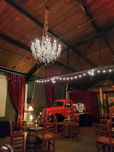 Bar «Valentine Distilling Co.-Cocktail Lounge», reviews and photos, 161 Vester Ave, Ferndale, MI 48220, USA