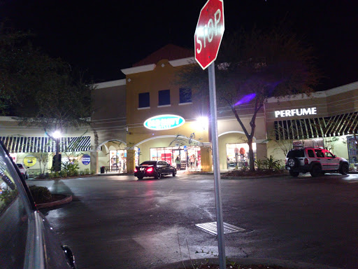 Clothing Store «Old Navy», reviews and photos, 15661 S Apopka Vineland Rd, Orlando, FL 32821, USA