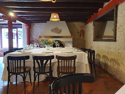 Restaurante El Rancho de la Aldegüela - Pl. del Marqués de Lozoya, 3, 40160 Torrecaballeros, Segovia, Spain