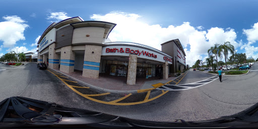 Beauty Supply Store «Bath & Body Works», reviews and photos, 2024 S University Dr, Davie, FL 33324, USA