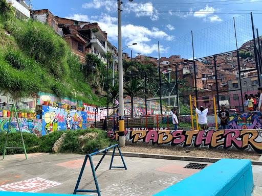 Katsatour Comuna 13