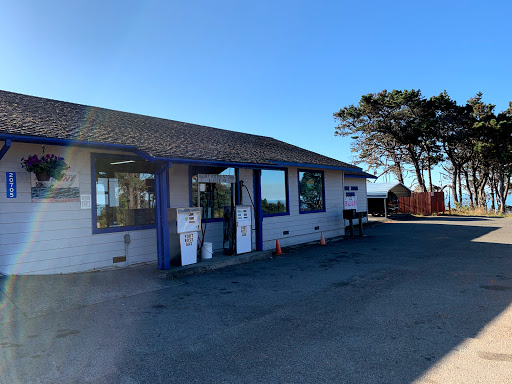 Grocery Store «Fort Ross Store», reviews and photos, 20705 CA-1, Jenner, CA 95450, USA