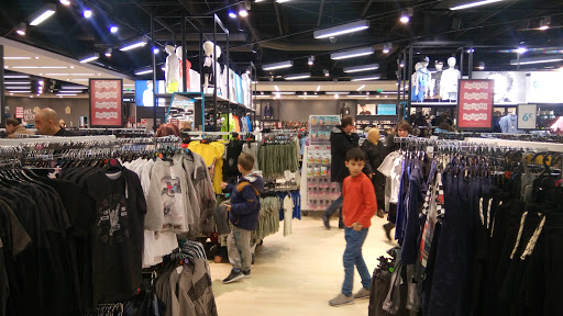 Boxing clothing stores Lille