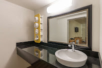 Motel 6 Huntington, WV - Photo 3 - Car repair in Huntington, WV, Huntington