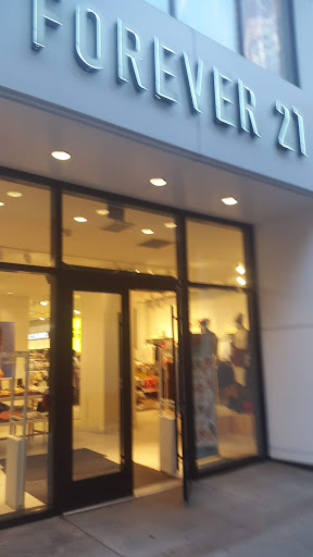 Clothing Store «Forever 21», reviews and photos, 459 Washington St, Boston, MA 02108, USA