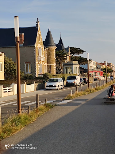 hôtels Logis Hôtel l'Empreinte THARON PLAGE