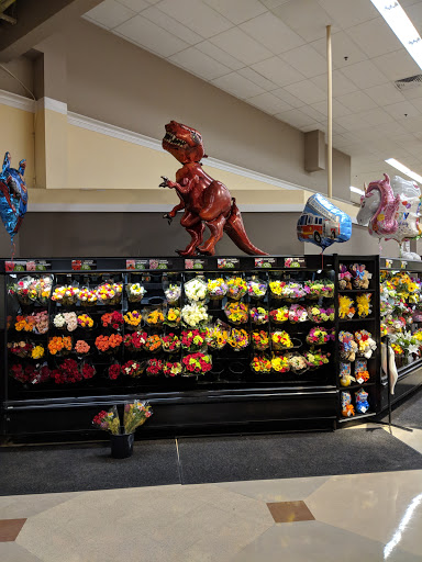 Grocery Store «Kroger», reviews and photos, 5161 Hampsted Village Center Way, New Albany, OH 43054, USA