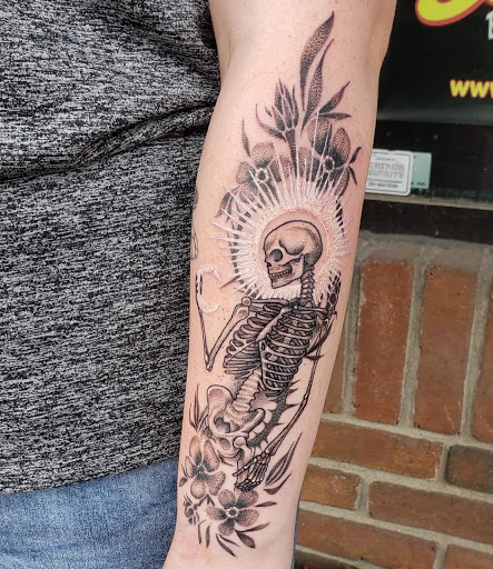 Tattoo Shop «NorthWoods Tattoo Parlour», reviews and photos, 229 Garland St b, Traverse City, MI 49684, USA