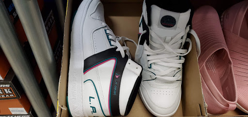 Shoe Store «SKECHERS Factory Outlet», reviews and photos, 1201 Airport Fwy #185, Euless, TX 76040, USA