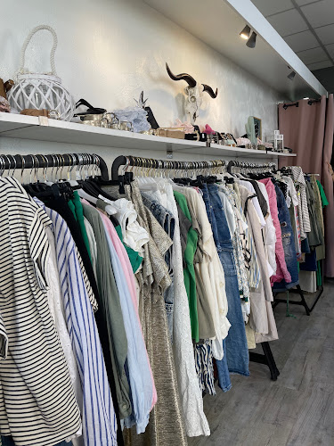 Magasin de vêtements pour femmes Jade Chazelles-sur-Lyon