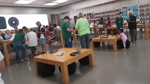 Computer Store «Apple Arden Fair», reviews and photos, 1689 Arden Way, Sacramento, CA 95815, USA