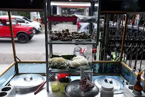 Pecel lele Mbak Tatik image