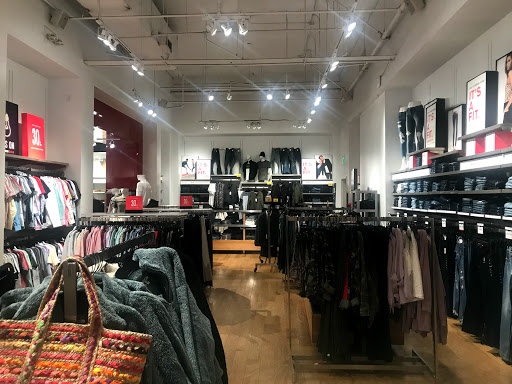 Clothing Store «Express», reviews and photos, 401 NE Northgate Way, Seattle, WA 98125, USA