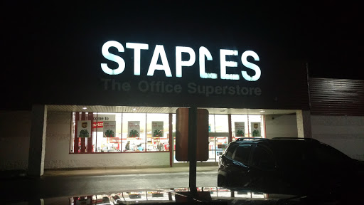 Office Supply Store «Staples», reviews and photos, 1150 NE Highway 99 West, McMinnville, OR 97128, USA