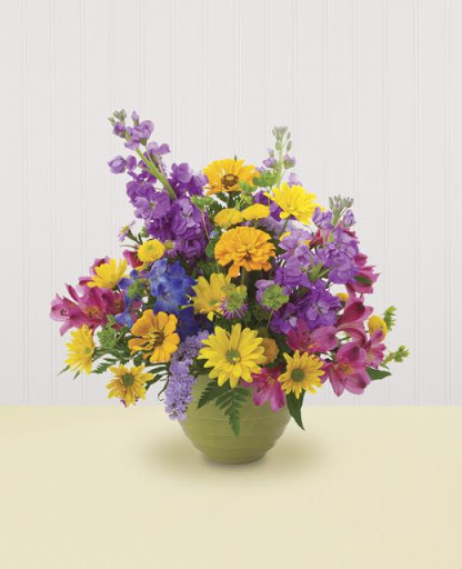 Florist «Petal Pusher Plus Lake Isabella Florist», reviews and photos, 6040 Lake Isabella Blvd a, Lake Isabella, CA 93240, USA